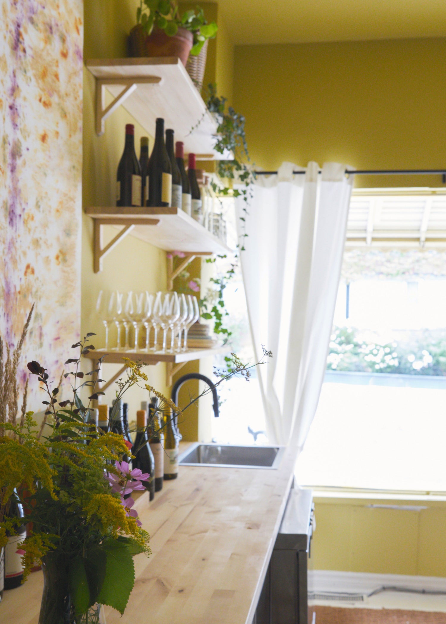 Canary Counter is a wine shop at 323 Harbord St, in Toronto.